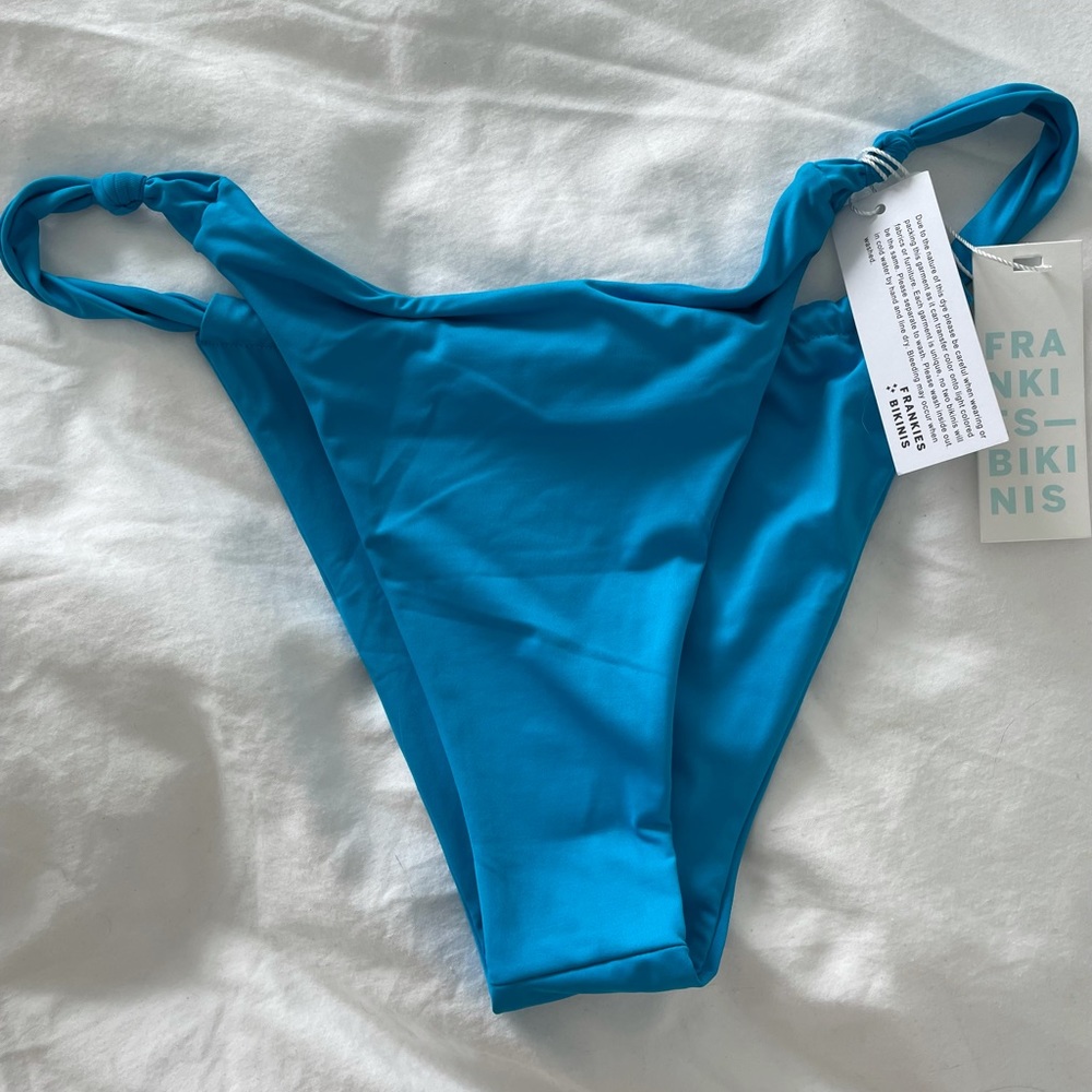 Frankies Bikinis NWT Gabe Bottom in Ocean